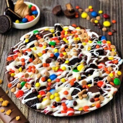 https://www.chocolatepizza.com/wp-content/uploads/2017/04/Chocolate-Pizza-Peanut-Butter-Avalanche-plank-45-LR-400x400.jpg