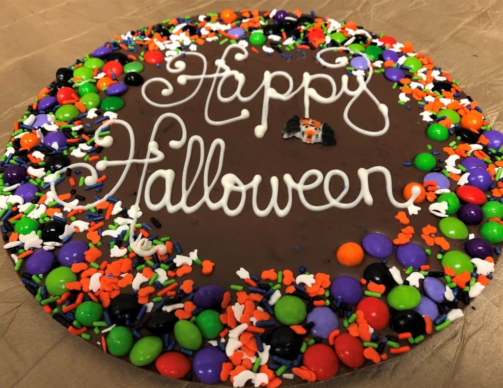 Happy Halloween Chocolate Pizza 2018 spider layon z