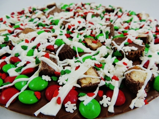 Combo Avalanche Holiday Chocolate Pizza & Peanut Butter Wings