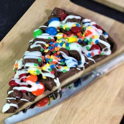 Chip Off the Old Block Chocolate Pizza | chocolate covered potato chips