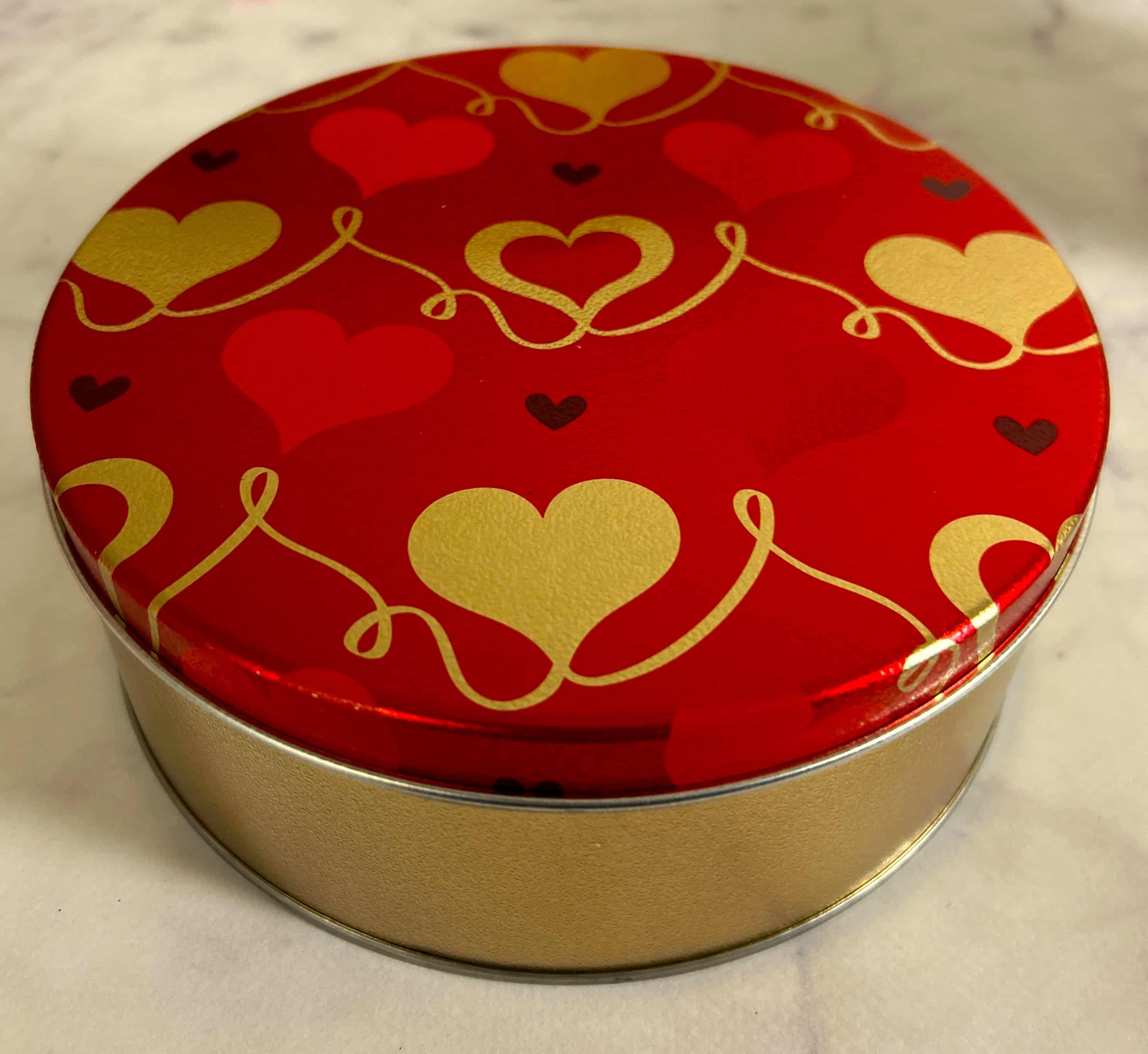 Tin heart design