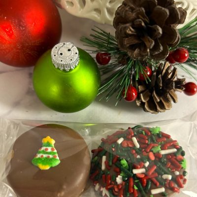 2-pack holiday decorated cookies