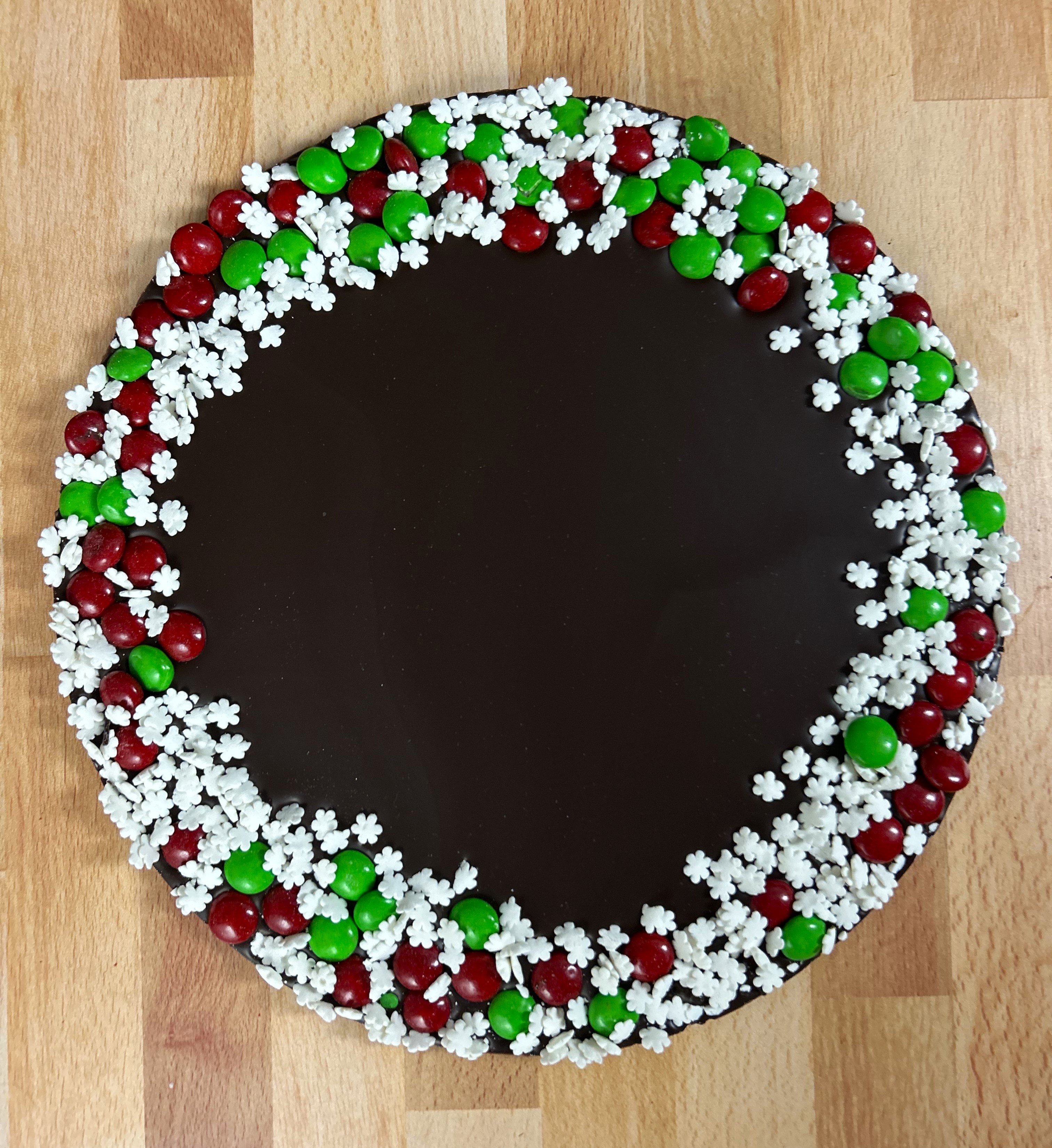 BLANK DARK SNOWFLAKE BORDER